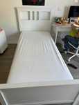 Cama de solteiro Ikea (sem colchão)