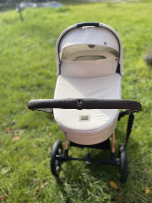 Cybex Priam 4.0 люлька і шассі