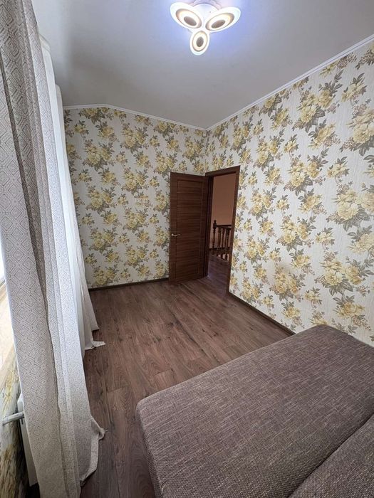 Сдам отличный дом 4 к 150 м Киевский район, можно с собакой большой !