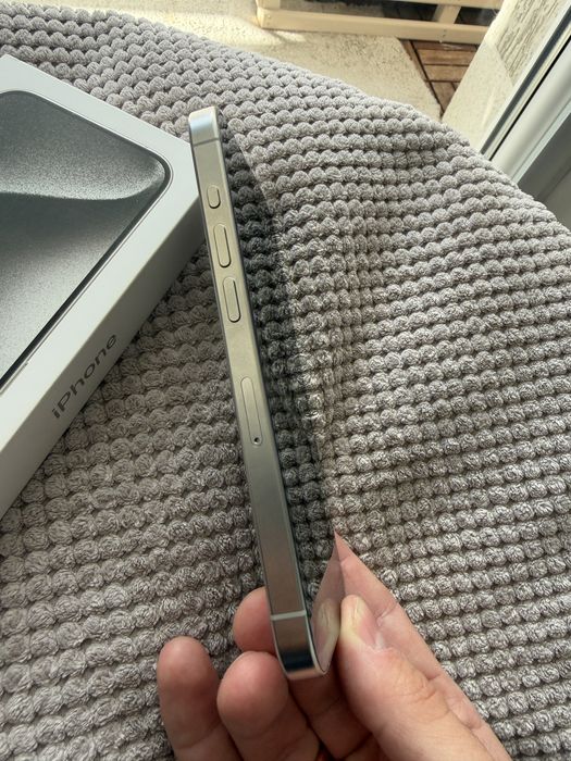 iPhone 15 pro 128GB Bialy tytan
