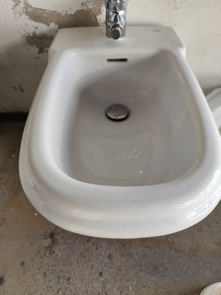 Bidé marca Roca usado