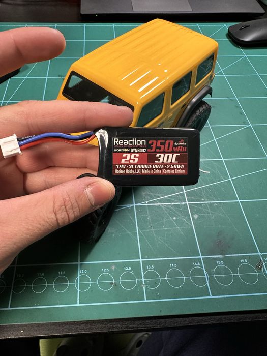Axial SCX24 Jeep Wrangler 1:24 4WD Żółty