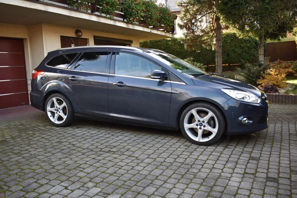 Ford Focus Ford Focus 1.6 150KM 133 tys km Titanium Nawigacja Kamera Nowy Rozrząd