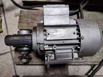 Sinik 3 fazowy z motoreduktorem 9 Nm