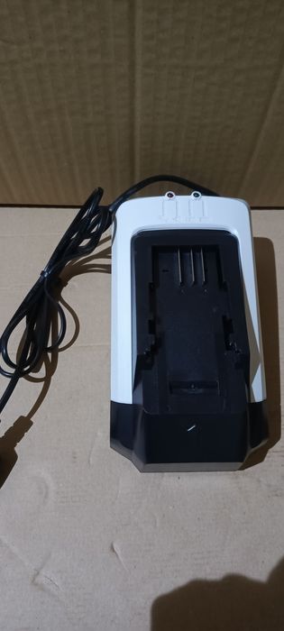Ładowarka macallister MC36-li-E2
