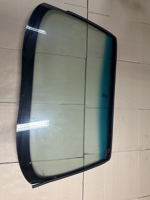 Szyba BMW E34 Przód Przednia