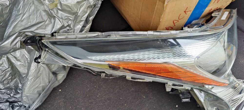 Левая правая фара Toyota Prius IV кузов 50 2016 2017 2018 Америка