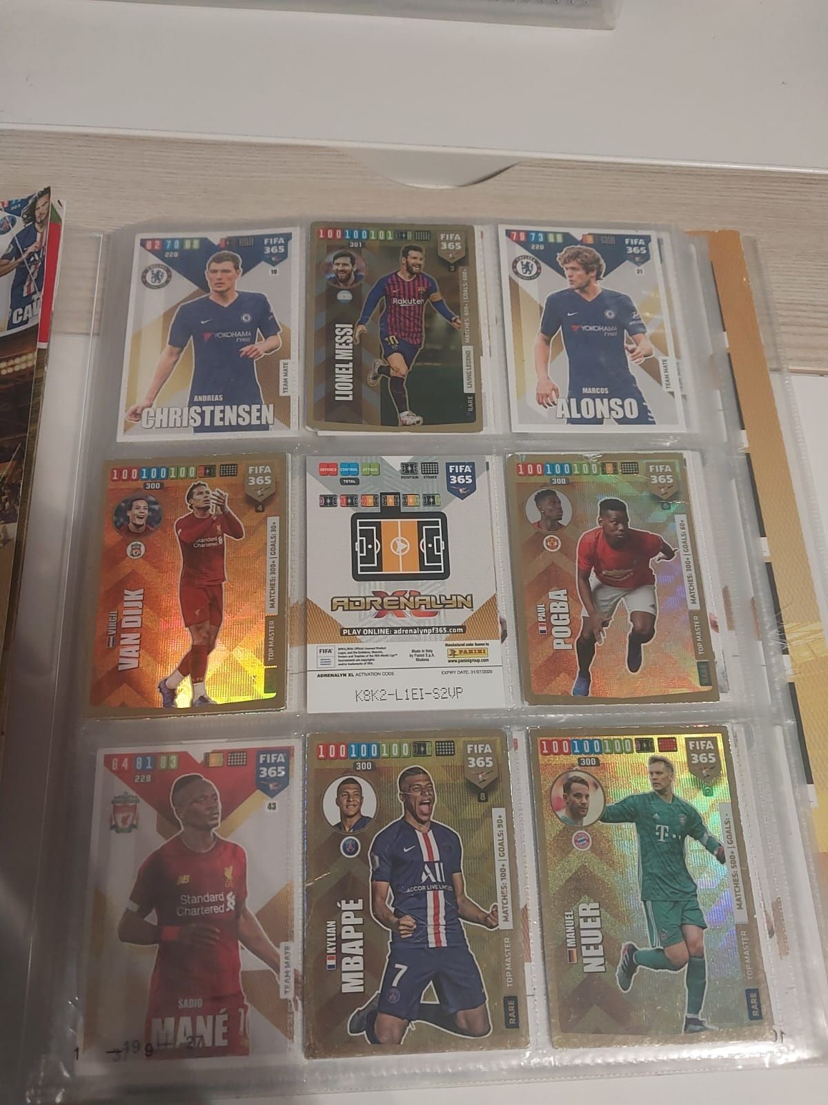 Karty piłkarskie + album Fifa 2020