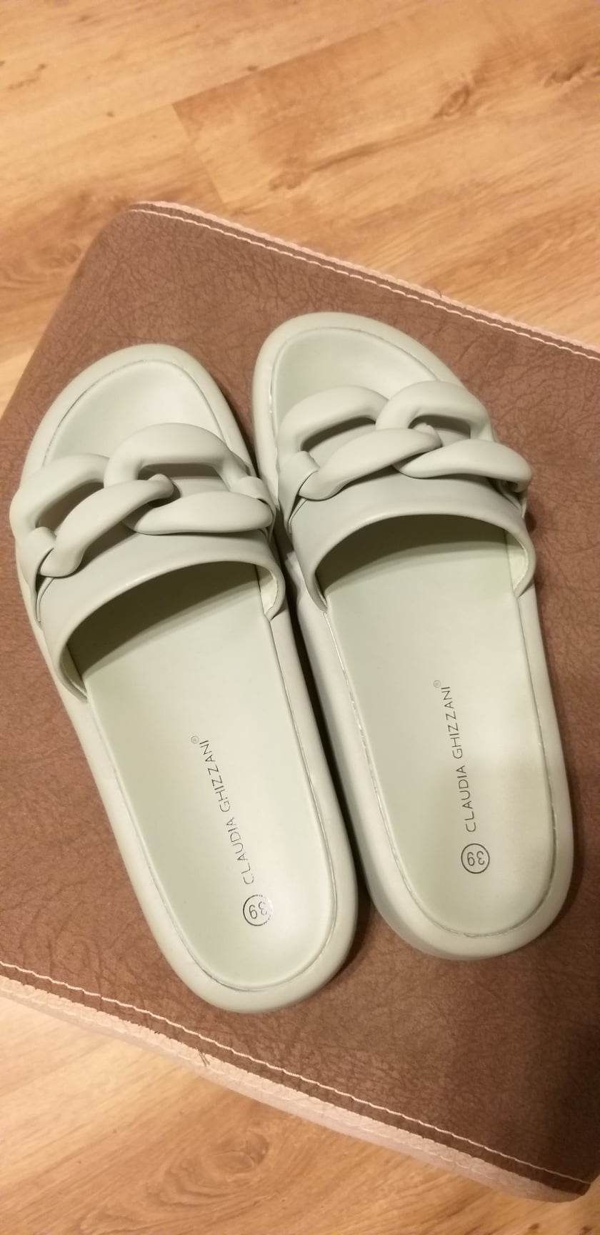 Nowe sandały damskie 39