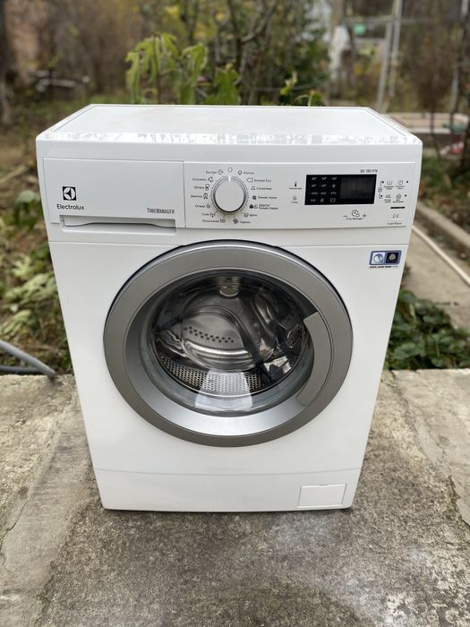 Пральна машина Electrolux TimeManager — вузька, 6 кг