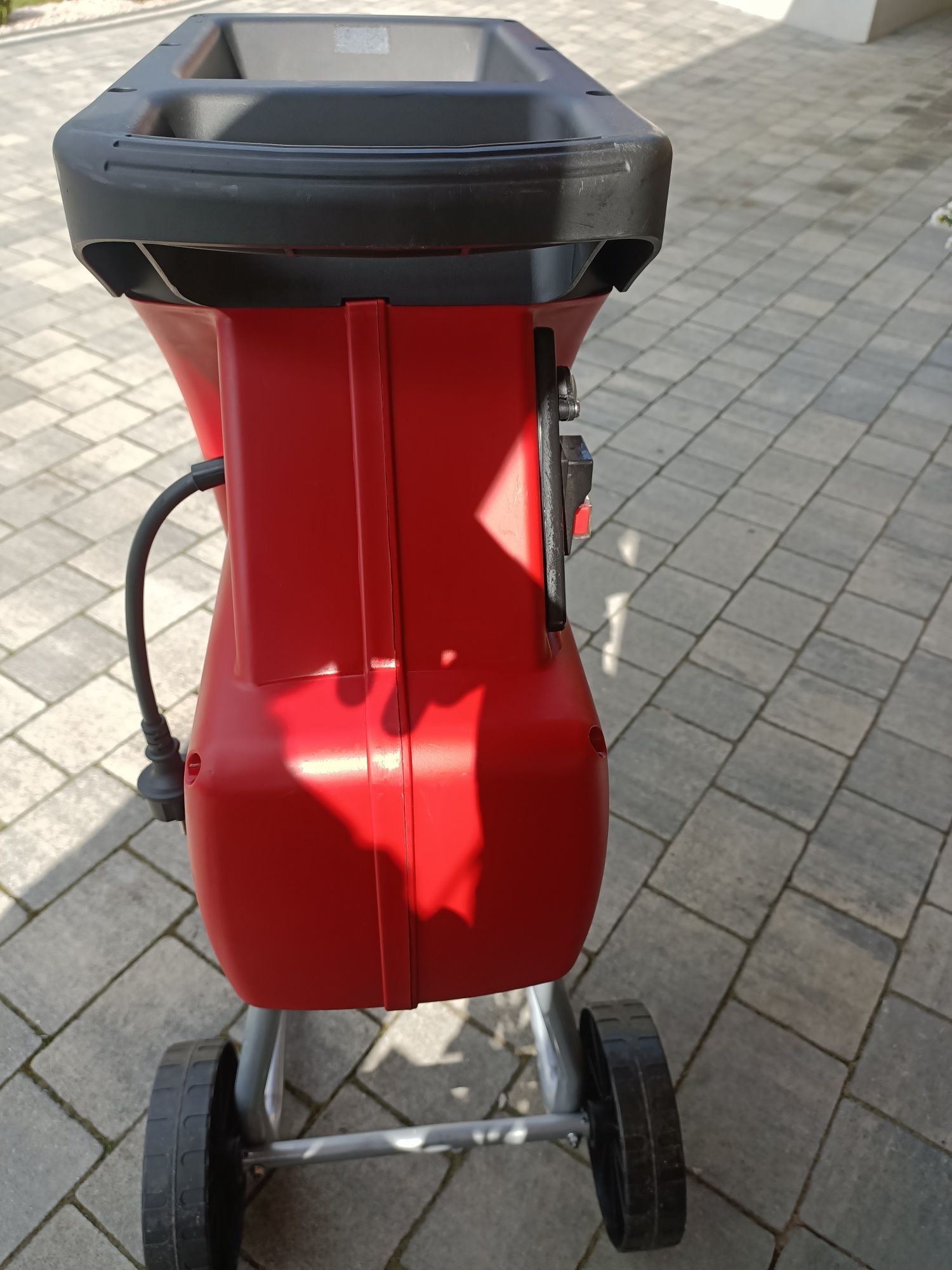 Rozdrabniacz walcowy do gałęzi Einhell GC-RS 2540