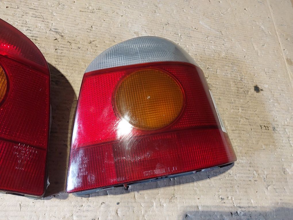 Renault twingo I 1 lampa tylna tył prawa lewa wkład lampy żarówek