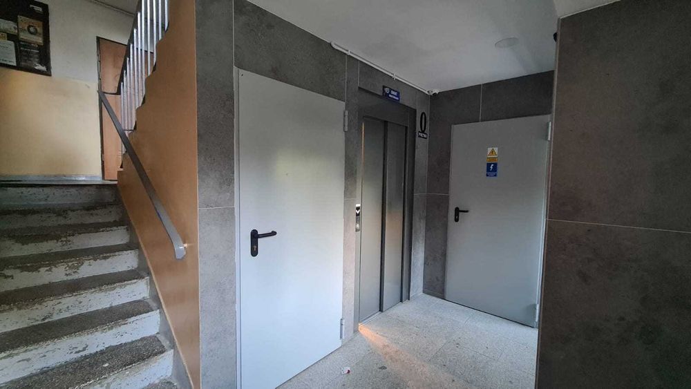 *** PODZAMCZE - 2 pokoje - winda z poziomu 0 - sprzedam ***