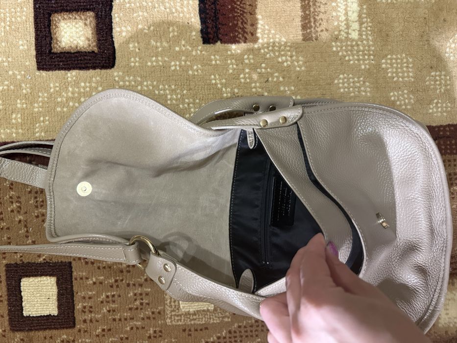 Сумка бежева натуральна шкіра Італія сумочка клатч zara