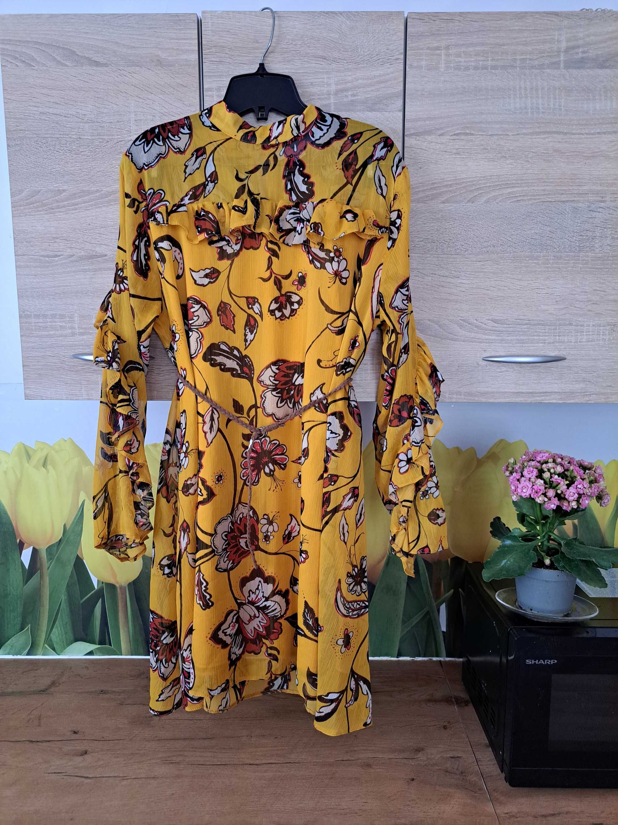 Piękna zwiewna musztardowa sukienka Primark rozmia 44 poliester kwiaty