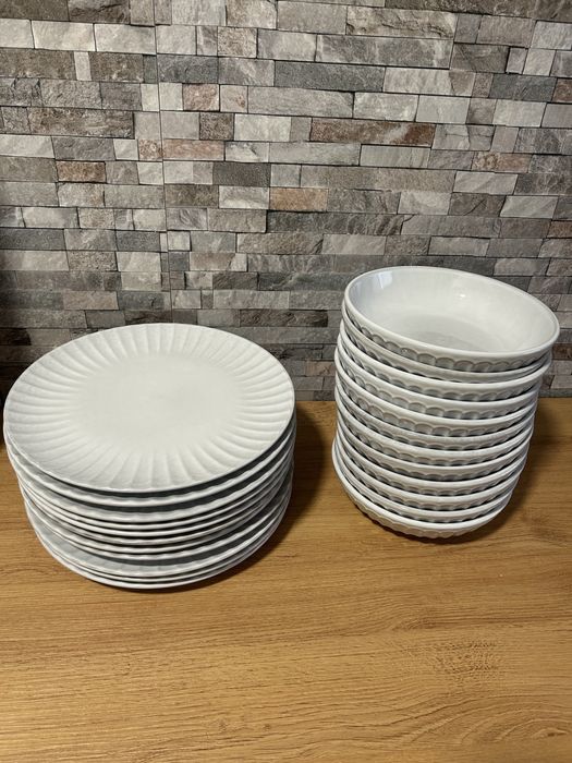 Conjunto 24 pratos em cerâmica