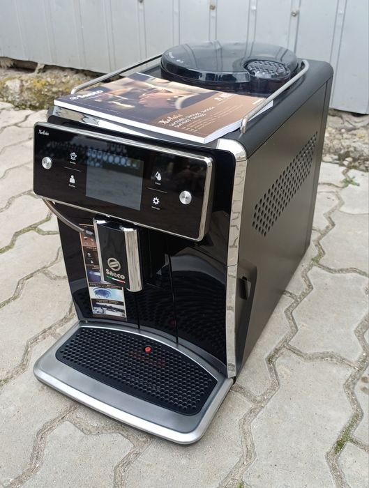 Кавомашина кавоварка Саеко Saeco Xelsis SM7680  чорна б/в