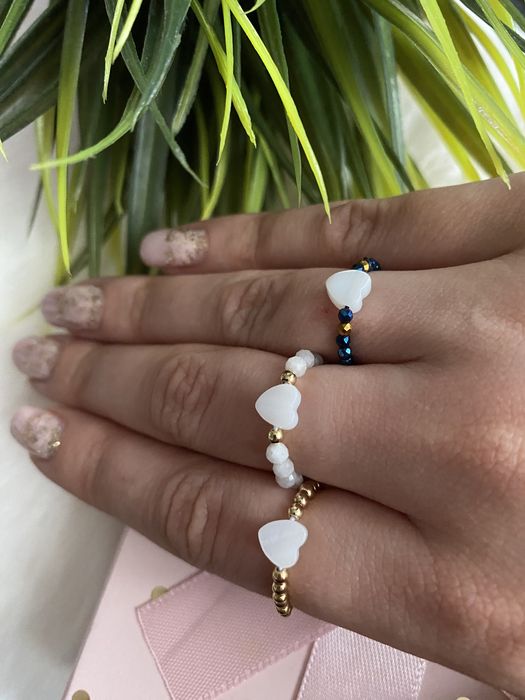 Pierścionek - kamień księżycowy, masa perłowa i hematyt