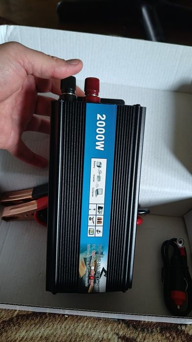 Інвертор з розеткою та USB Lvyuan F-2000A  2000 W 12-220