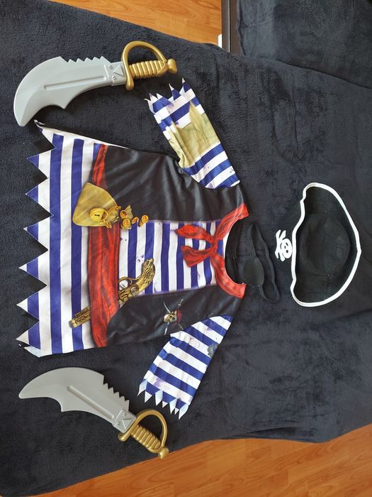 kostium Pirat 4-9 lat kapelusz szable opaska flaga torba halloween