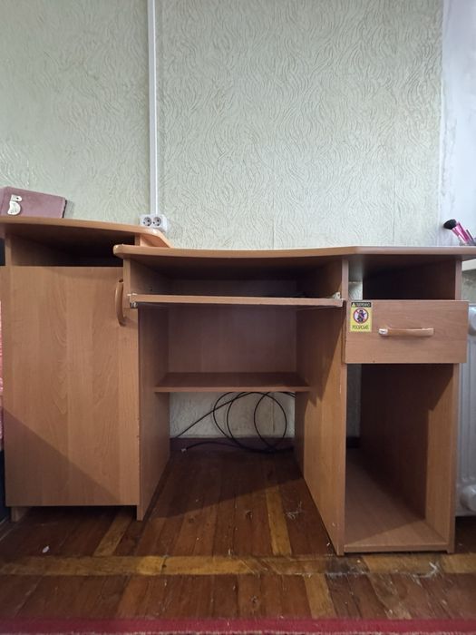 Продам стіл письмовий