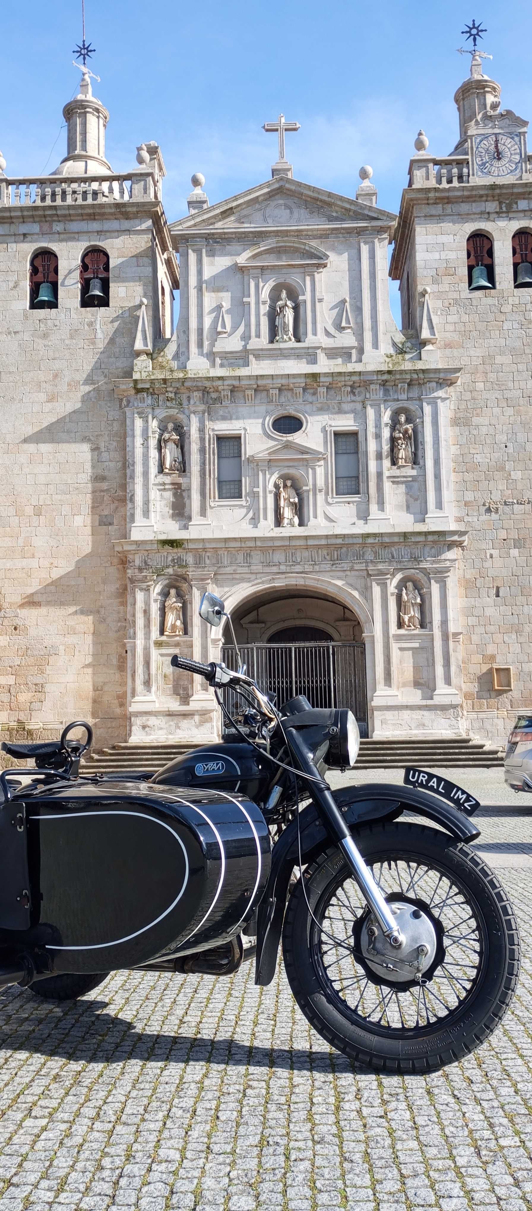 Aluguer de Moto ural com sidecar