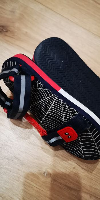Sandálias spider tamanho 27/28