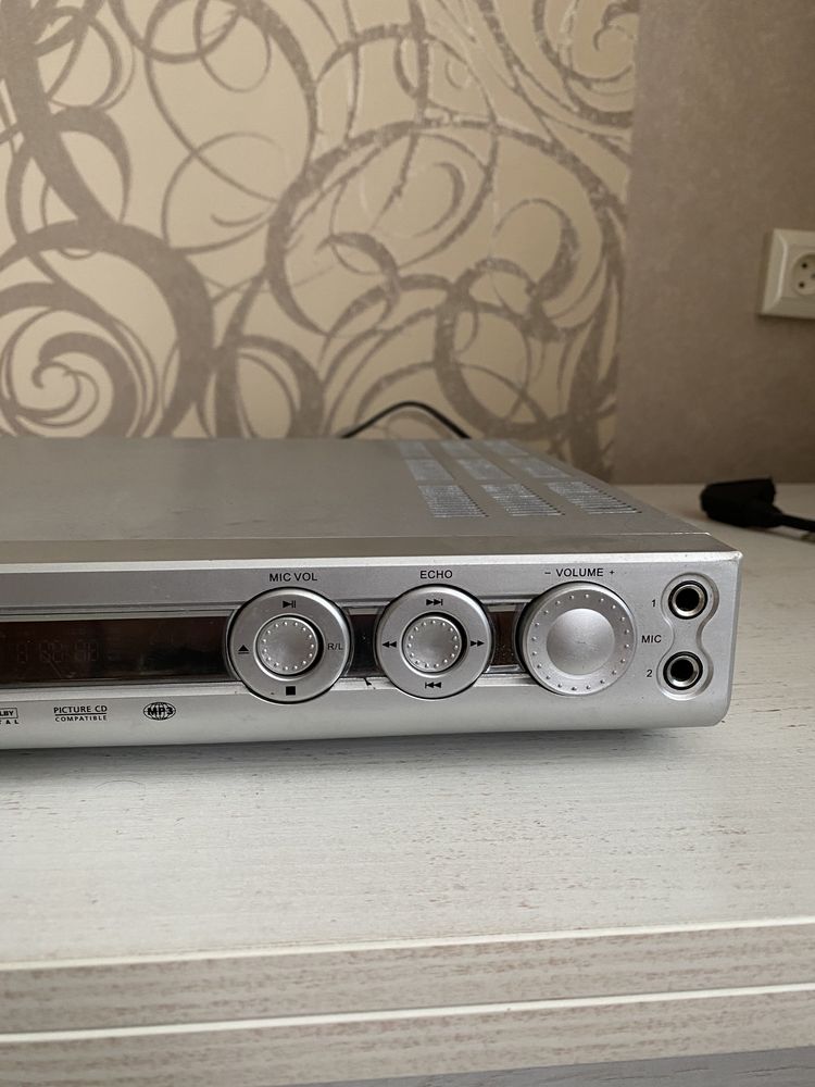 Продам DVD Elenberg HT-410