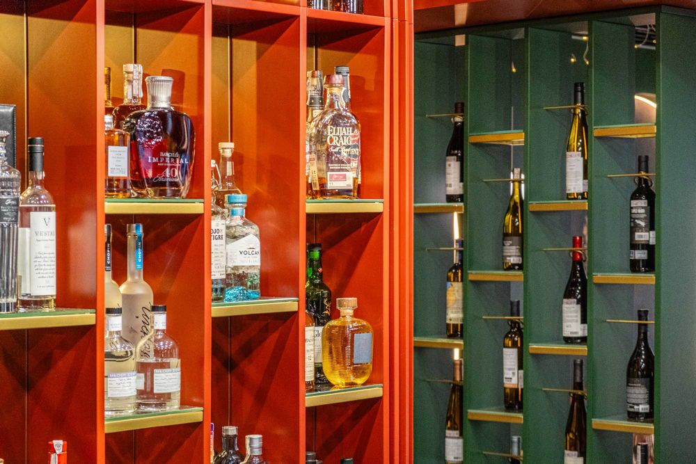 REGAŁ NA WINO/ regał do restauracji - producent mebli HoReCa