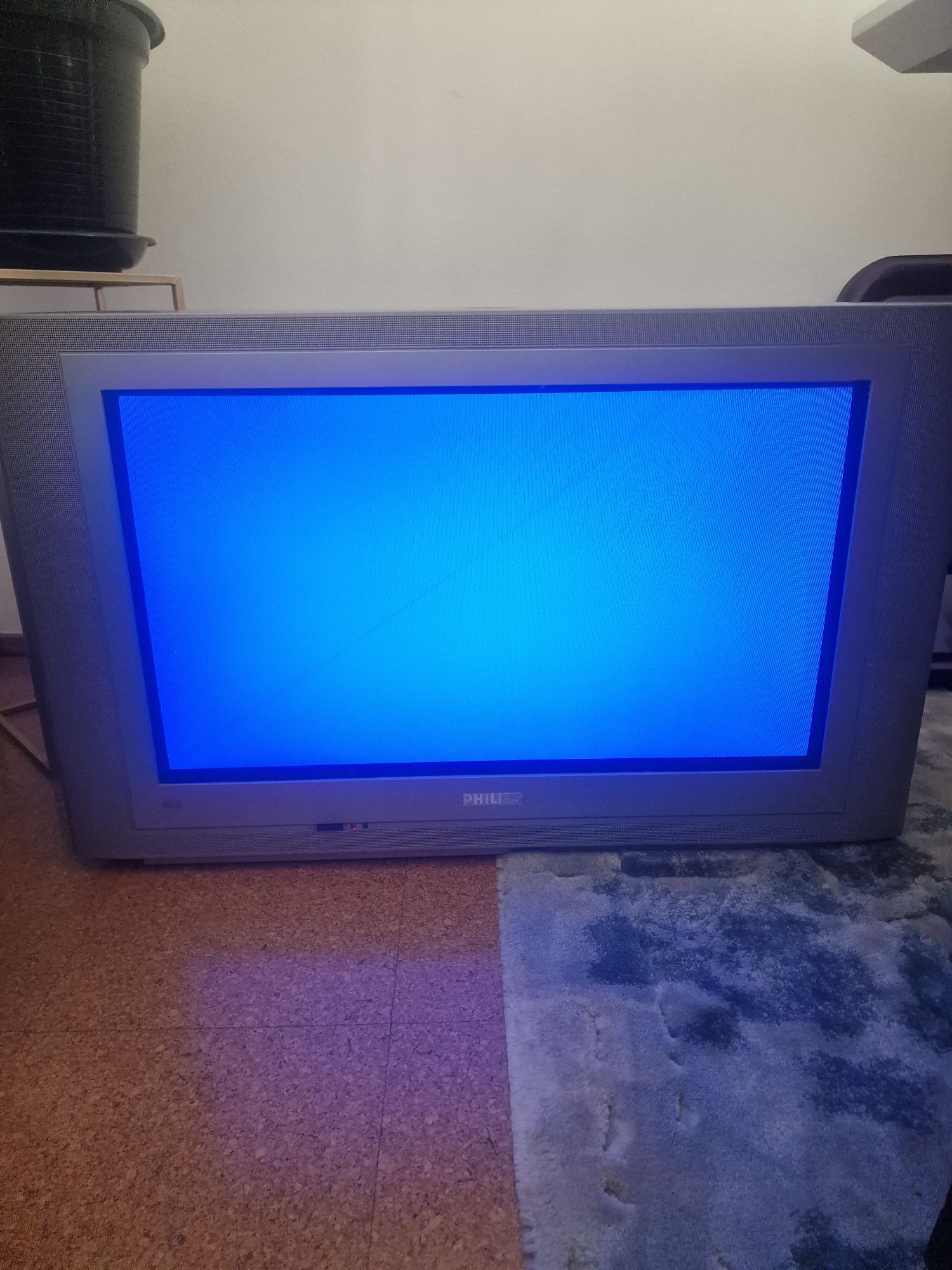 Vendo duas tvs philips