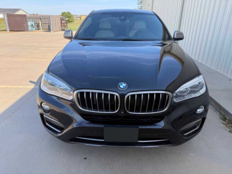 BMW X6 xDrive50i      2017
