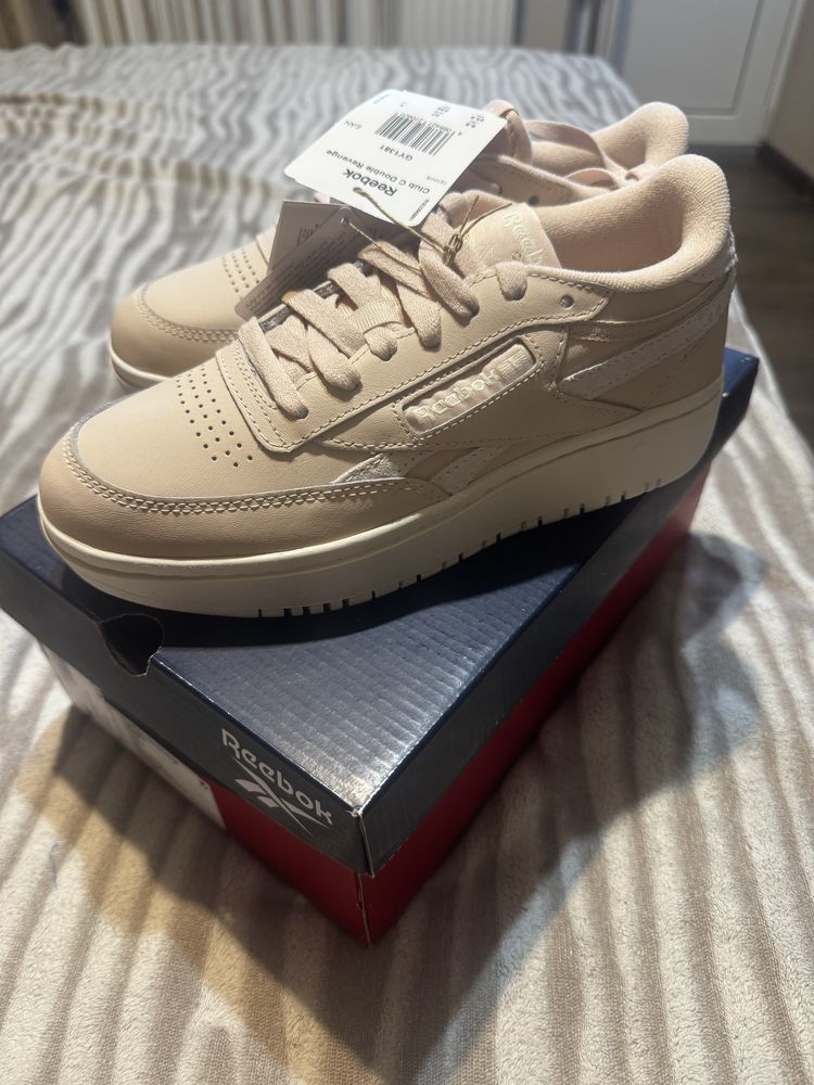 Шкіряні кросовки Reebok. Оригінал! 6.5 US