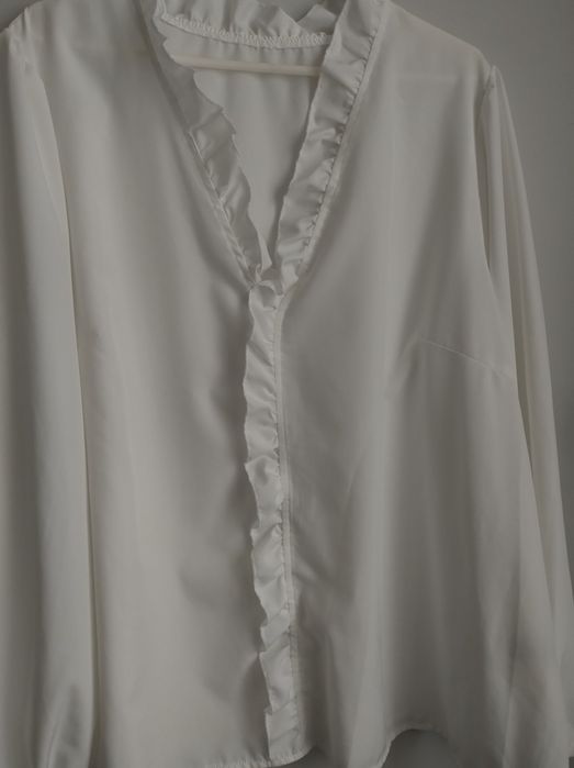 Bluzka biala, koszulowa nowa 54