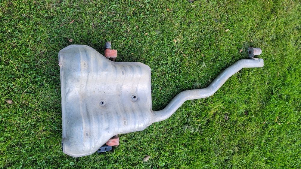 Wydech tłumik środkowy Jeep Grand Cherokee wk2 3.6.