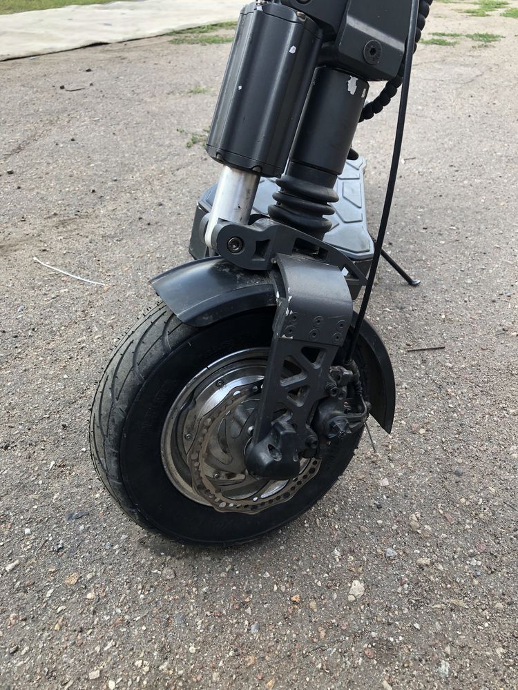 Полноприводный электроскмокат Mercane MX60