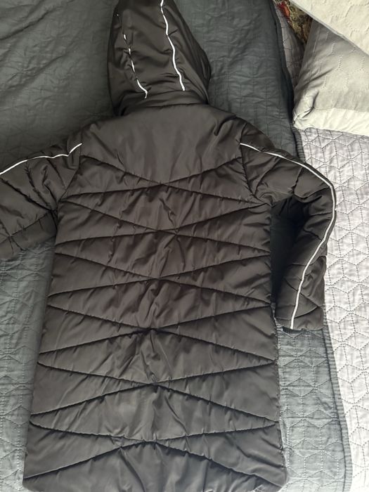 Зимова куртка на дівчинку