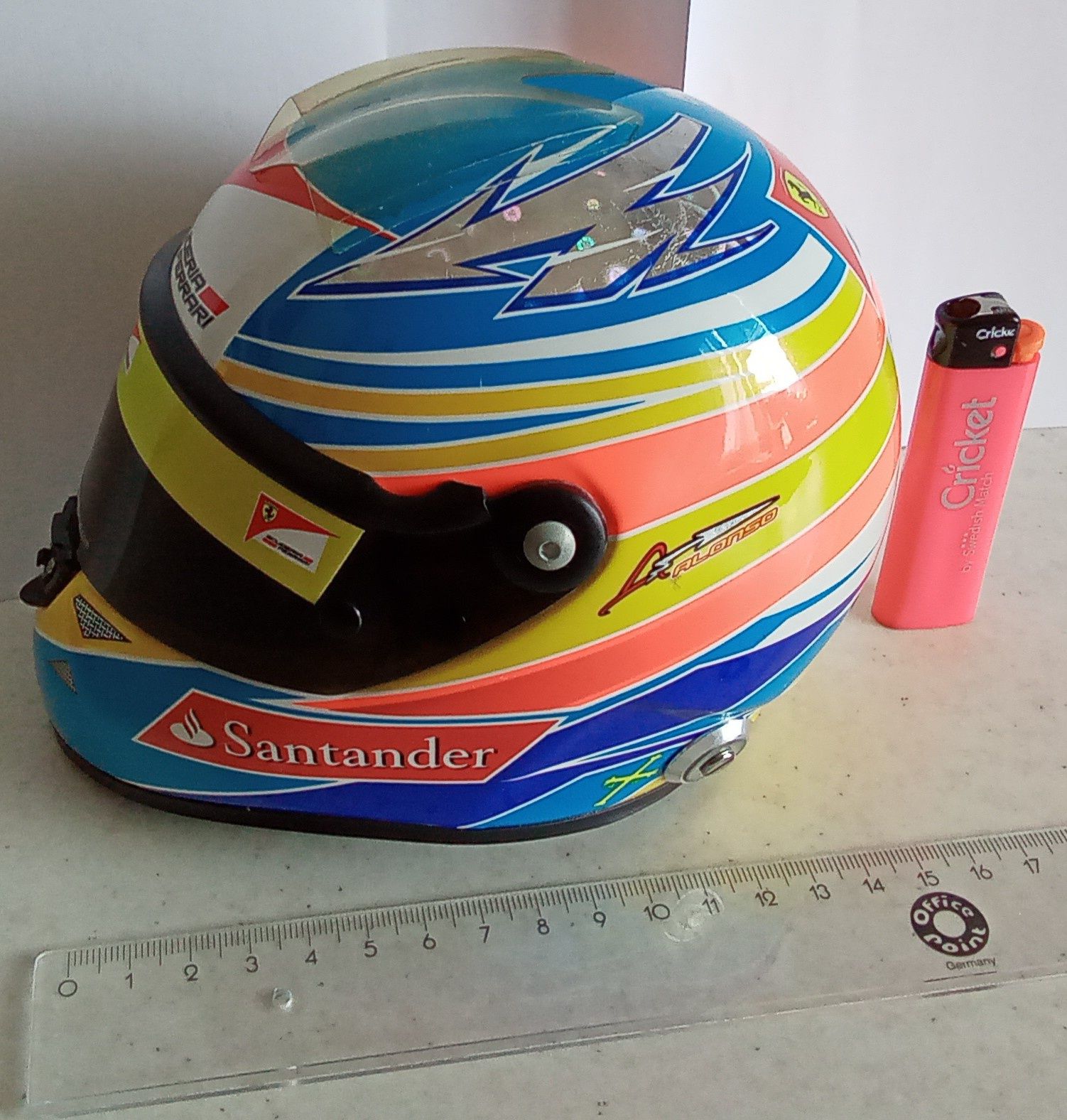 Міні-шолом пілота F1 Фернандо Алонсо