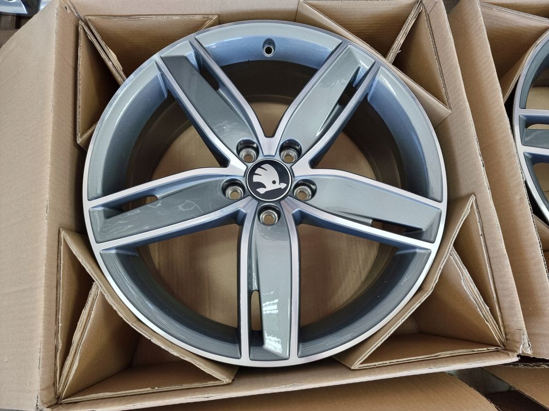 Felgi Skoda Karoq Octavia Superb Enyaq iV 19 Cali
