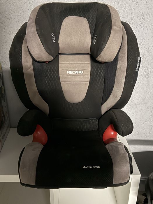 Fotelik dla dziecka  samochodowy  RECARO Monza Nowa