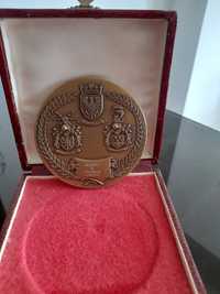 Medalhas militares em bronze