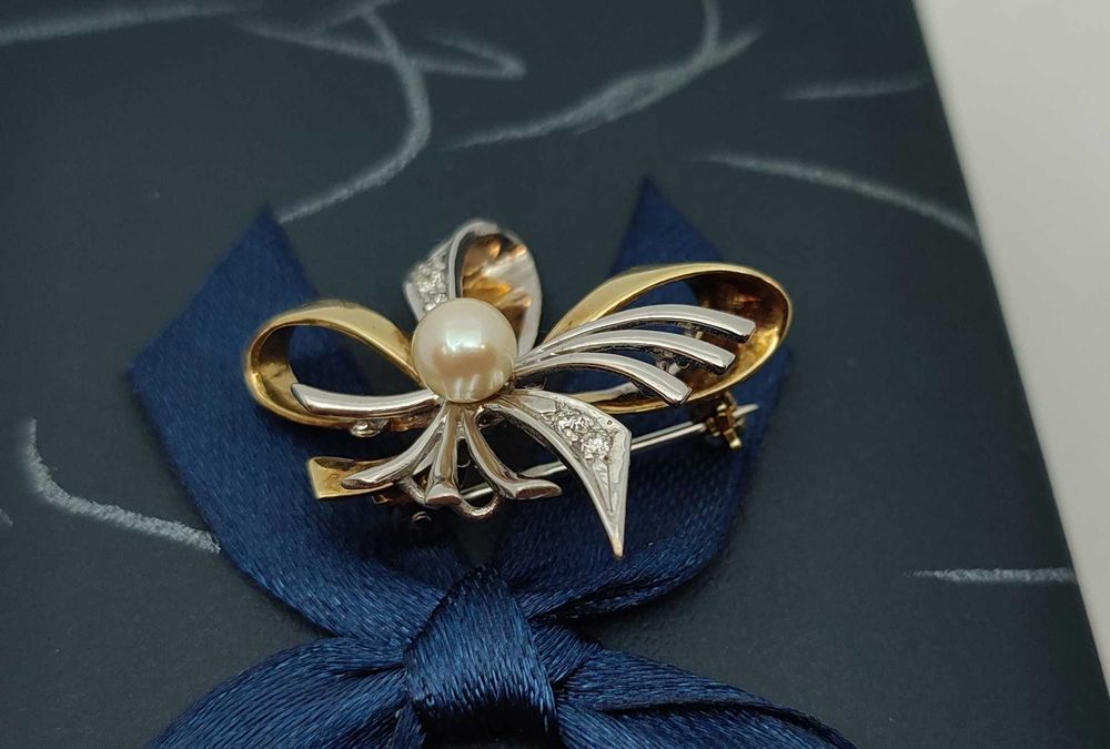 Śliczna złota broszka spinka z brylantami 6,23g p585 diamenty /ST