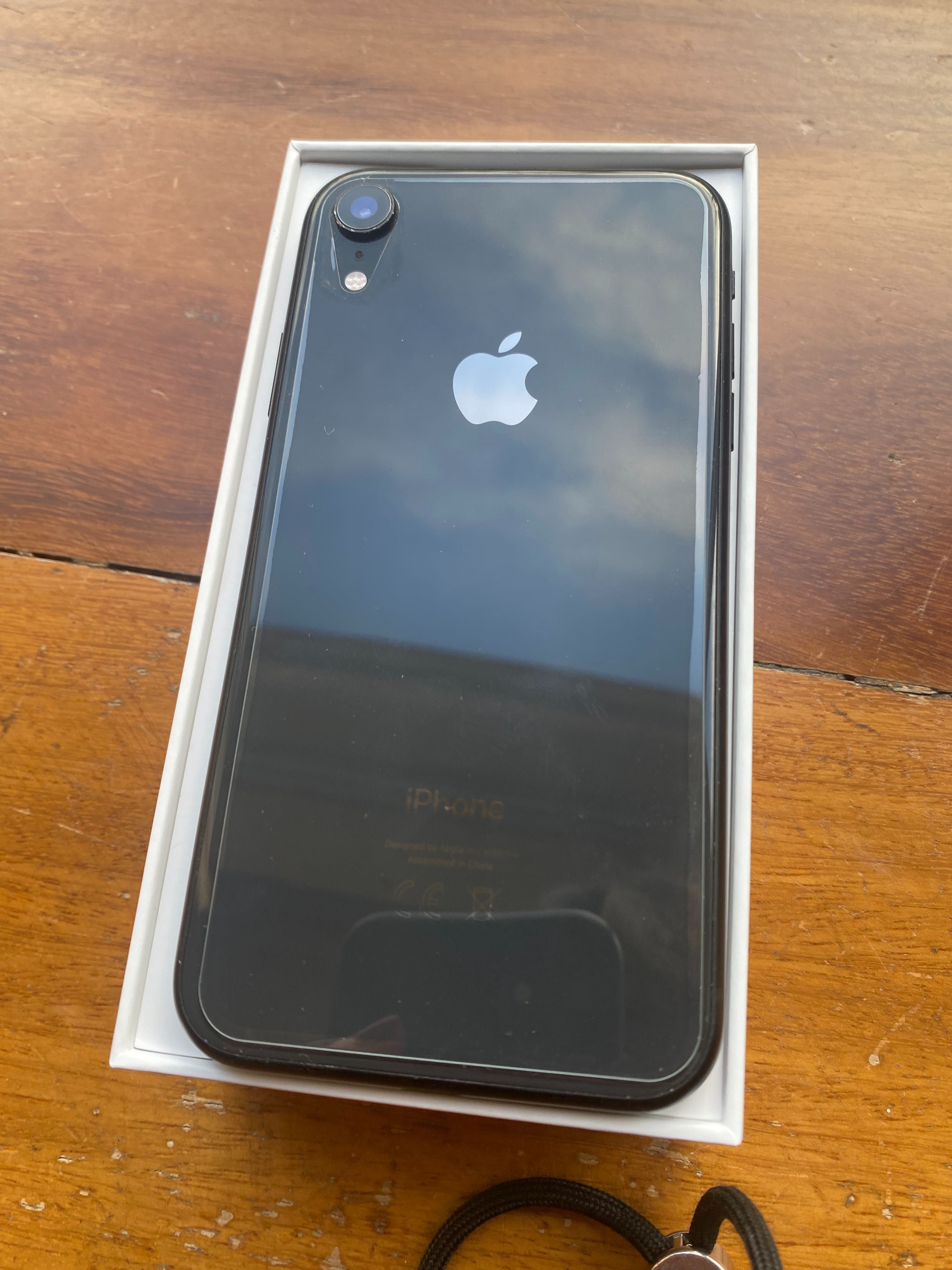 IPhone XR 64GB como novo - preço negociável