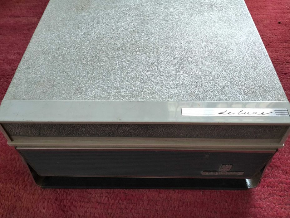 4 Gravadores áudio e vídeo e 2 rádios (vintage) por 270 Euros