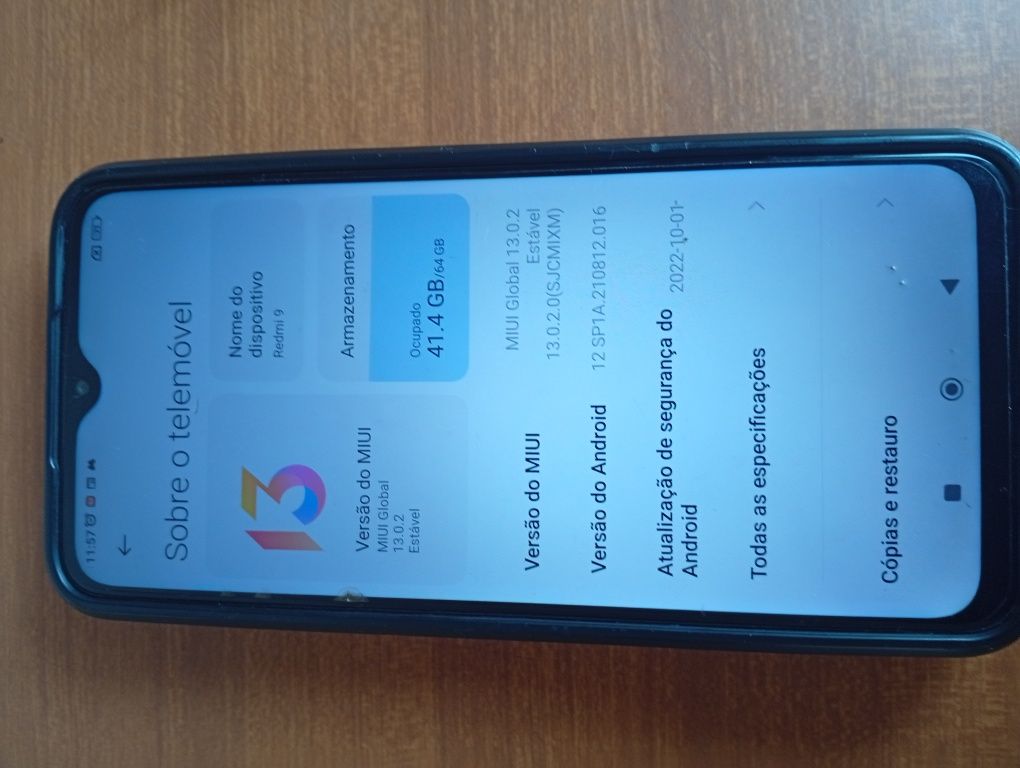 Xiaomi Redmi 9 com acessórios