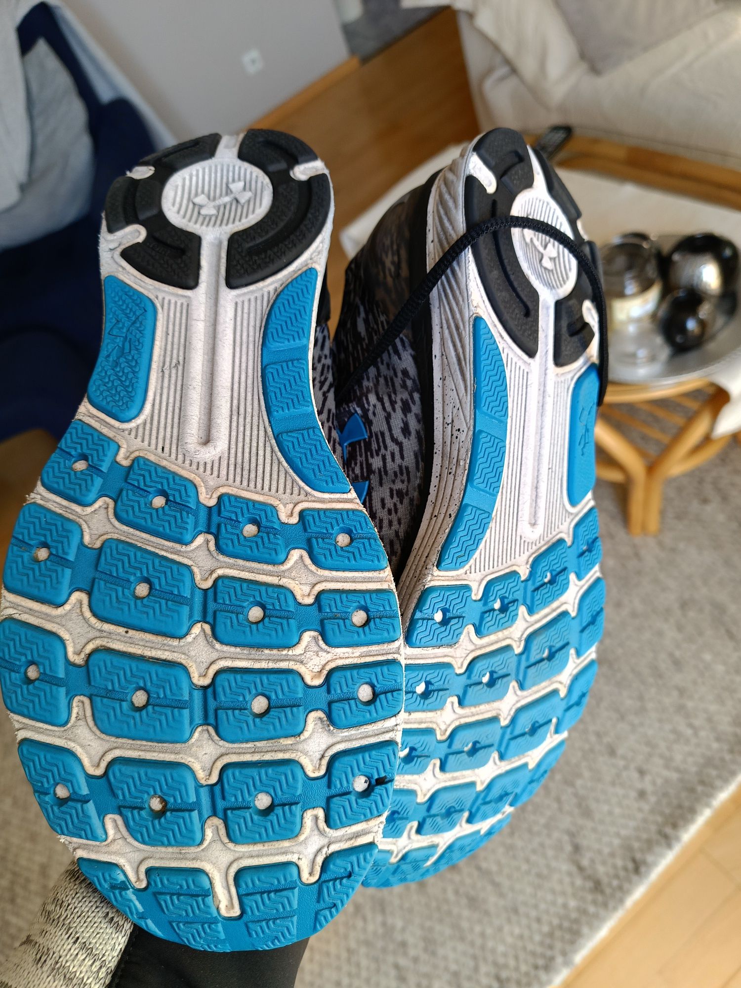 Under Armour buty męskie sportowe rozmiar 44