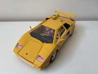 Model Lamborghini Countach 1:18 BBurago Burago (maisto welly)