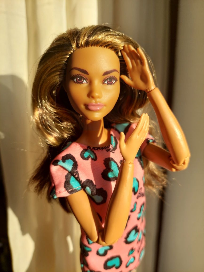 Барби скейтбордистка barbie made to move двигайся как я mattel