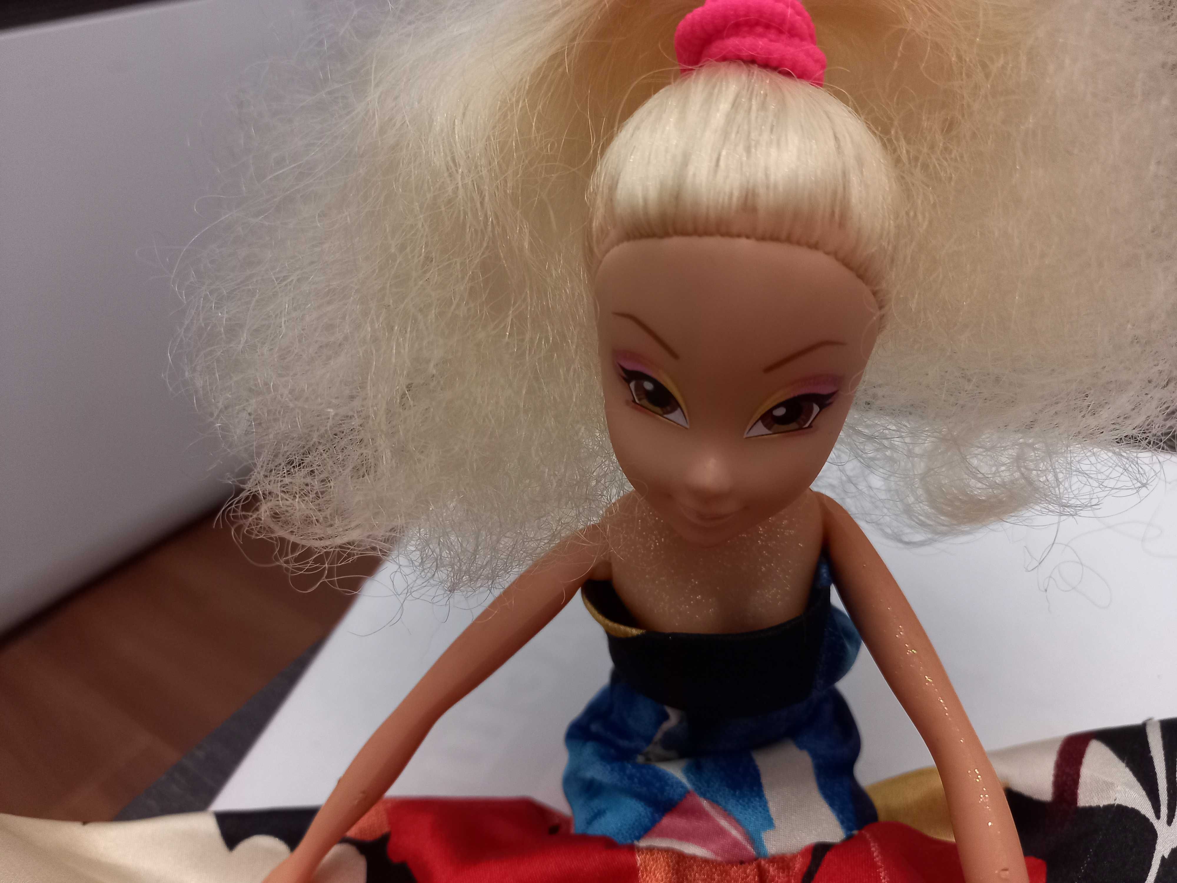 кукла Mattel с двумя нарядами