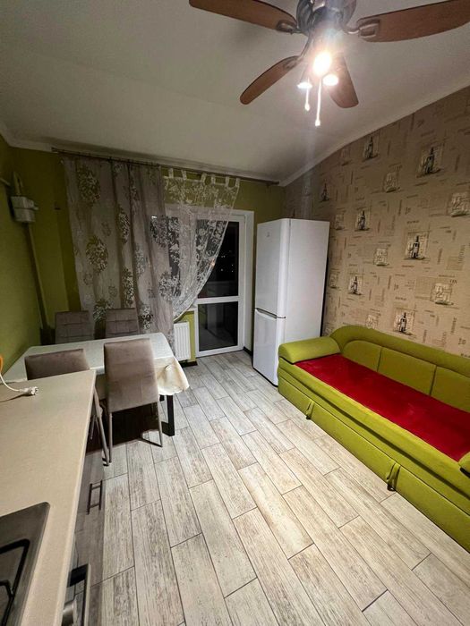 оренда 1 кв нов Колоскова 11 4\5  закрита терит з паркомісц 18000 грн