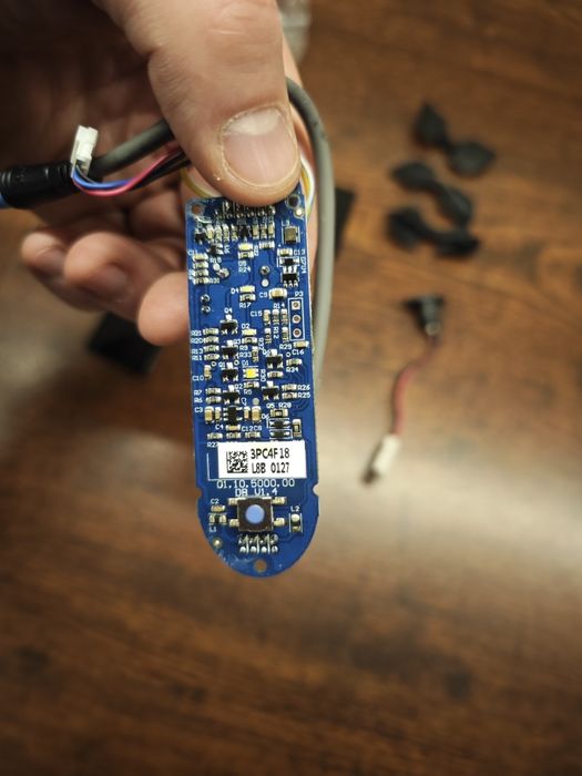 Hulajnoga Xiaomi M365 licznik włącznik , wtyka ładowarki i podkładki